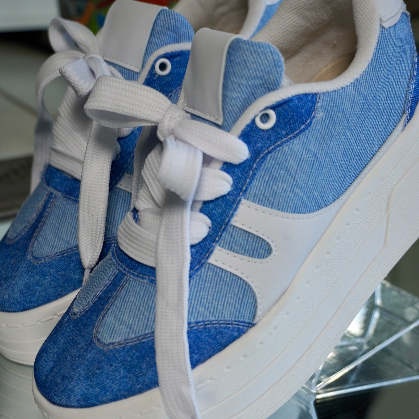 AZUL- Urban Colombian Sneakers , Bright Flashes - Style and Comfort.