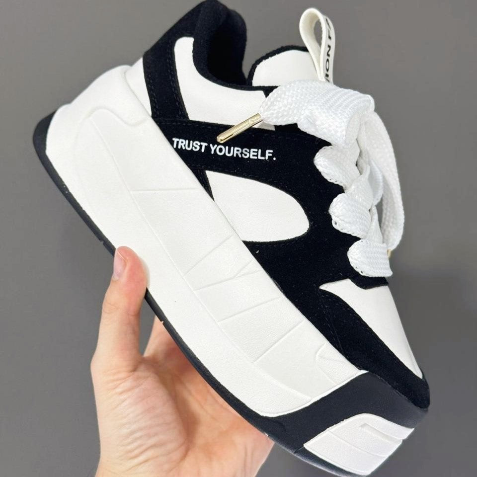 Reina - Urban Colombian Sneakers , Bright Flashes - Style and Comfort..