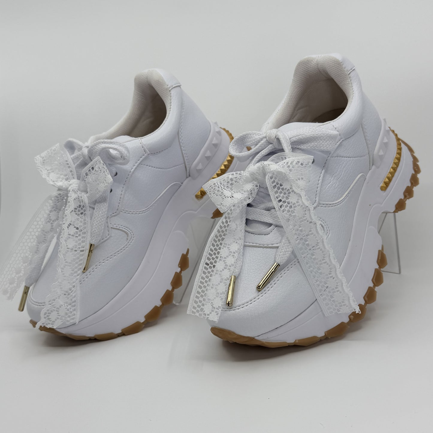 Meli - Luxury White and Gold Sneakers – New 2026 Collection: Premium Quality Made in Colombia with High-End Comfort