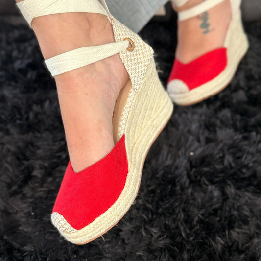 Tani - High quality,   Lightweight, Comfortable, Elegant, thick foot, one size up.