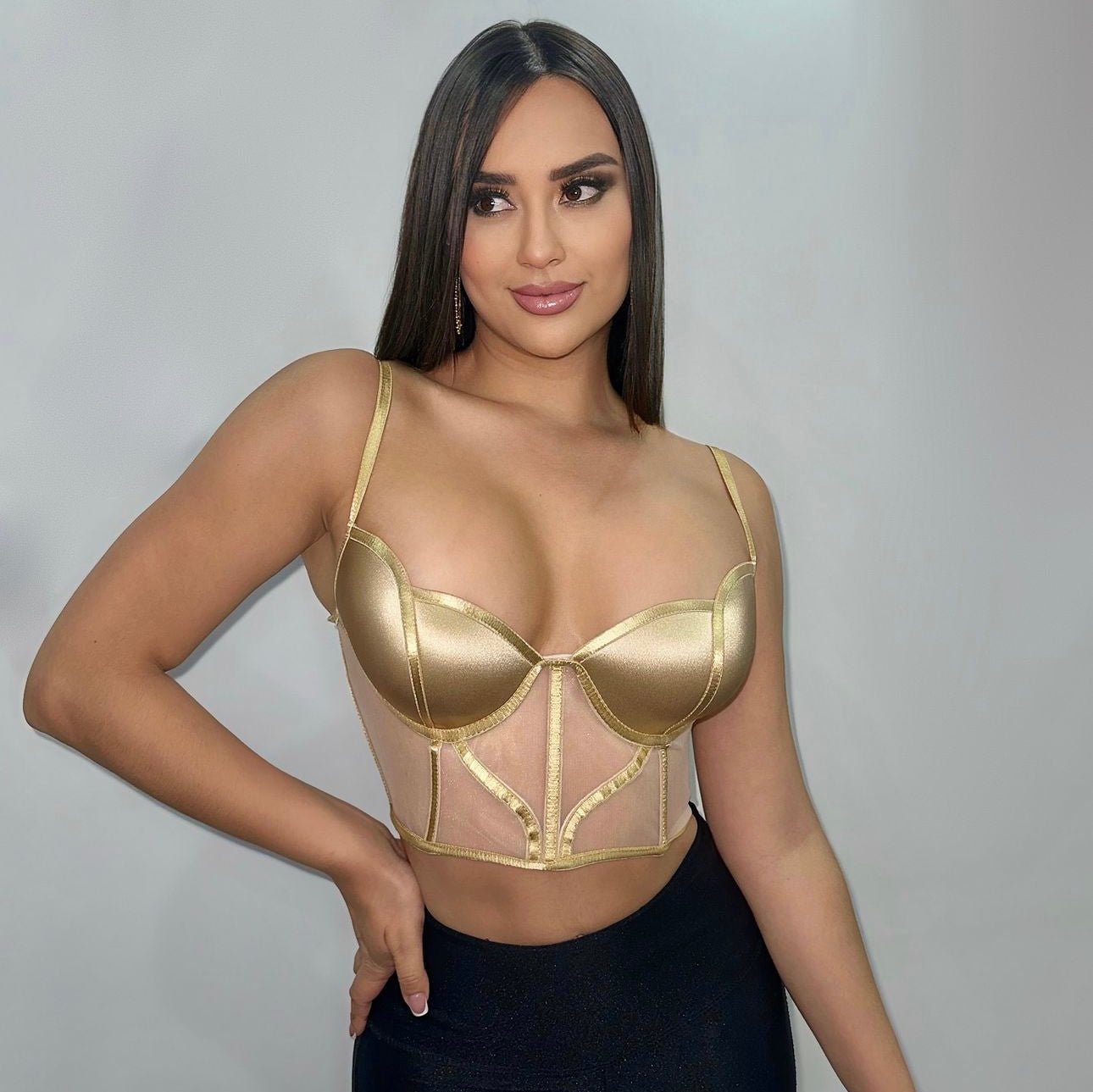 17 Exclusive Corset, highlights your figure, quality in the details.