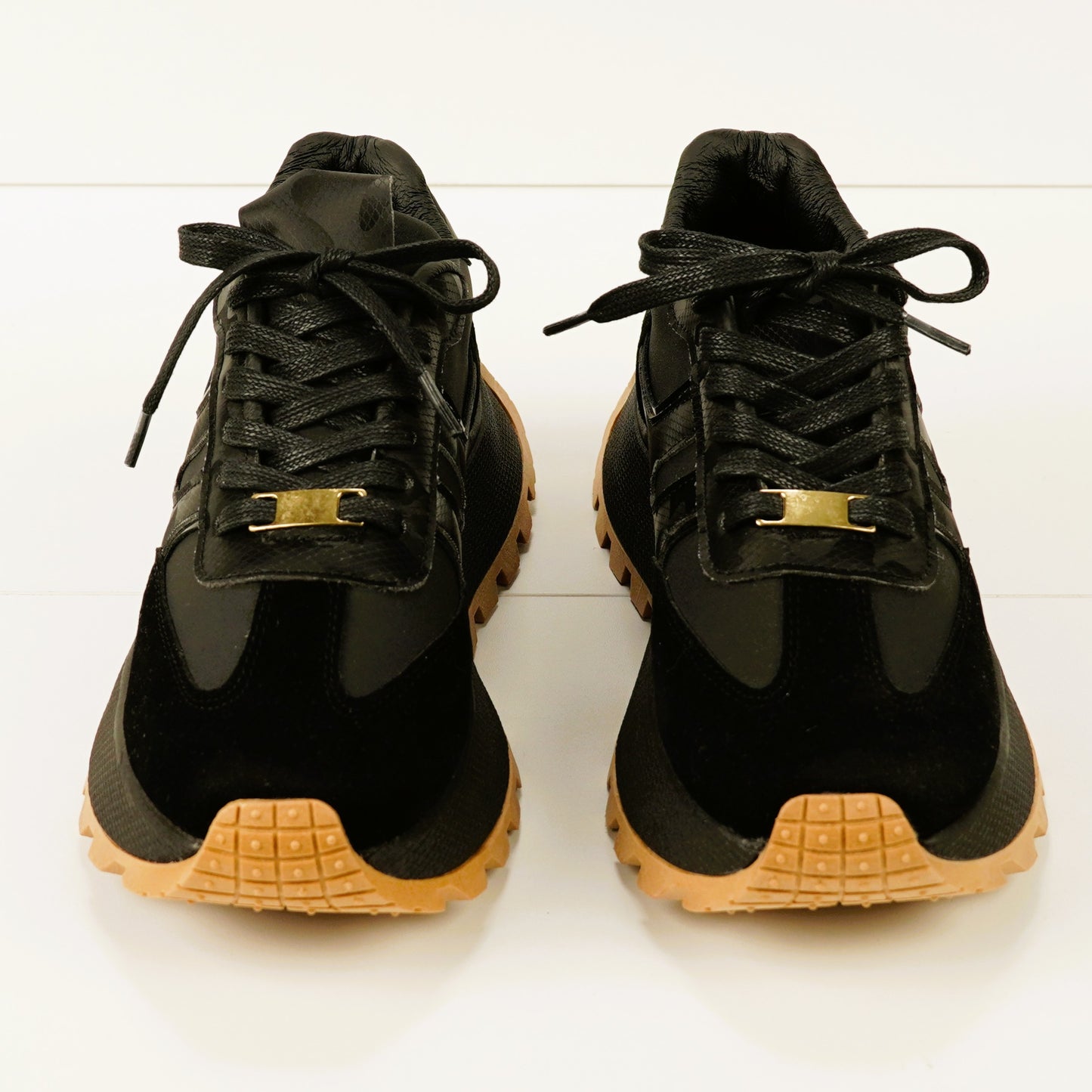 Salo - Urban Colombian Sneakers , Bright Flashes - Style and Comfort.