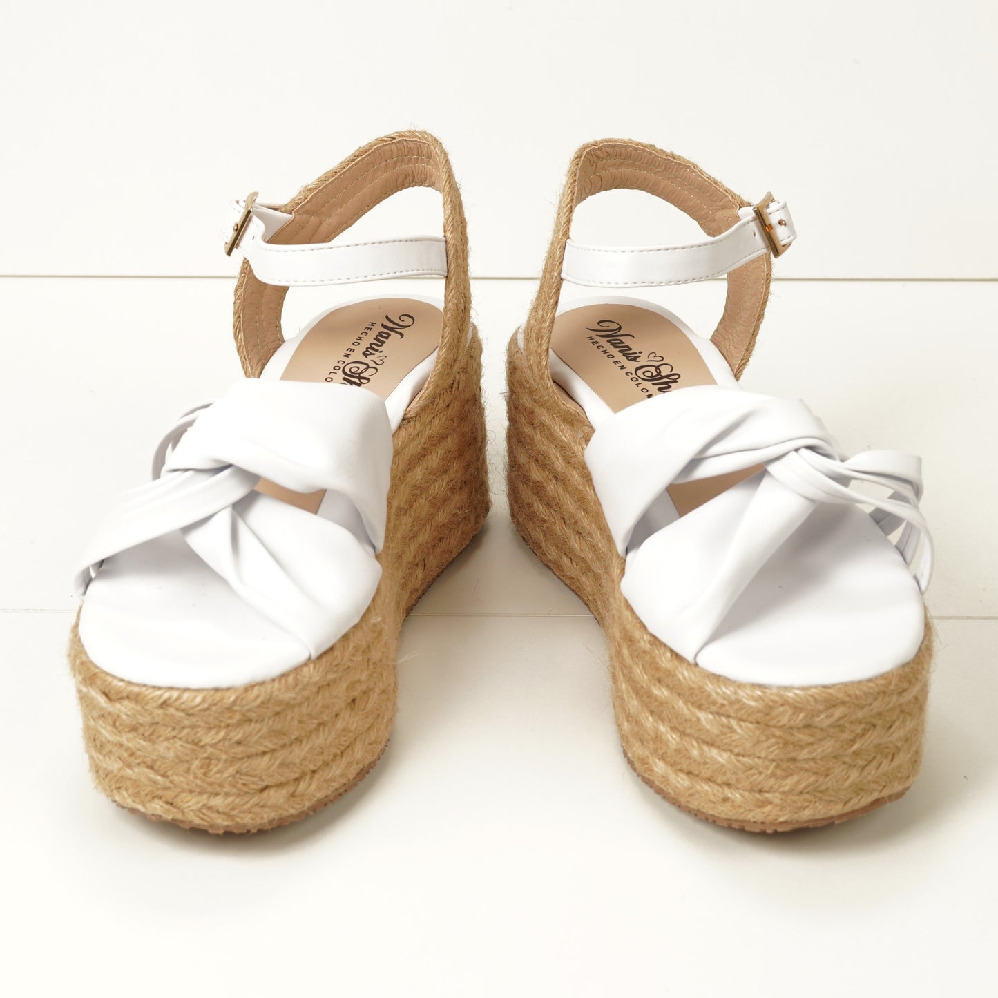 Tati - Heart Sandals Handmade Platforms of High Quality and Comfort.