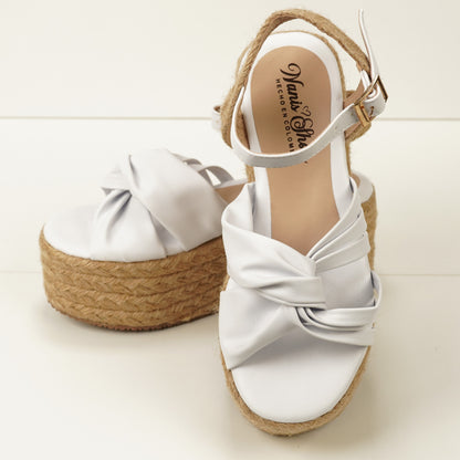Tati - Heart Sandals Handmade Platforms of High Quality and Comfort.