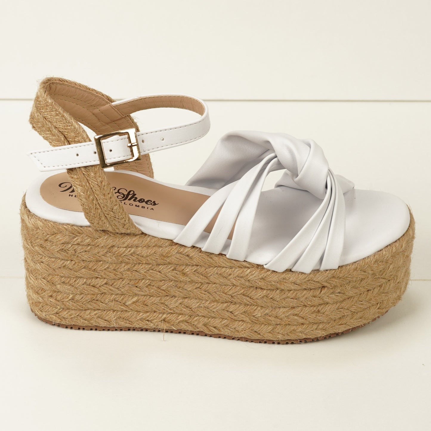 Tati - Heart Sandals Handmade Platforms of High Quality and Comfort.