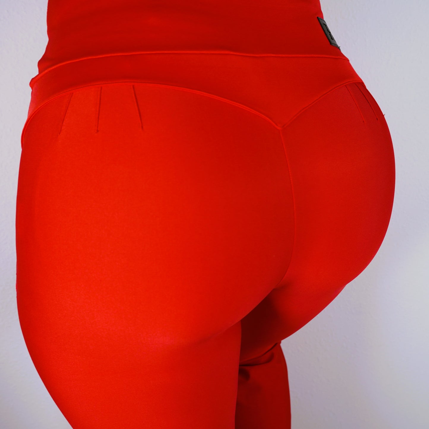 3086 -  High Definition Leggings with Push Up System and Butt Lifter, bell boot, red