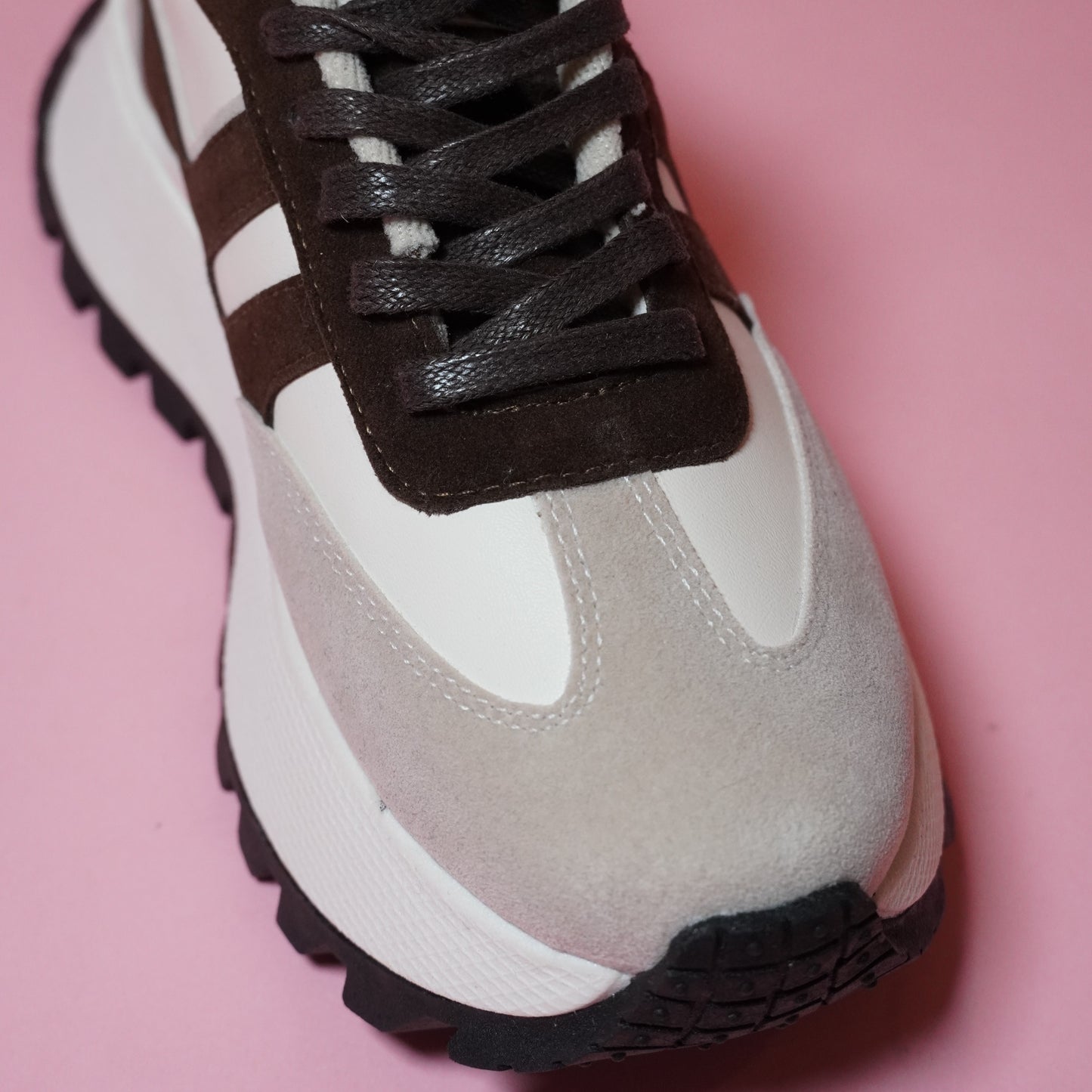 Salo - Urban Colombian Sneakers , Bright Flashes - Style and Comfort.