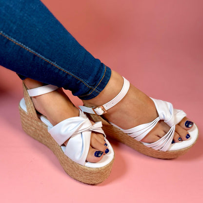 Tati - Heart Sandals Handmade Platforms of High Quality and Comfort.