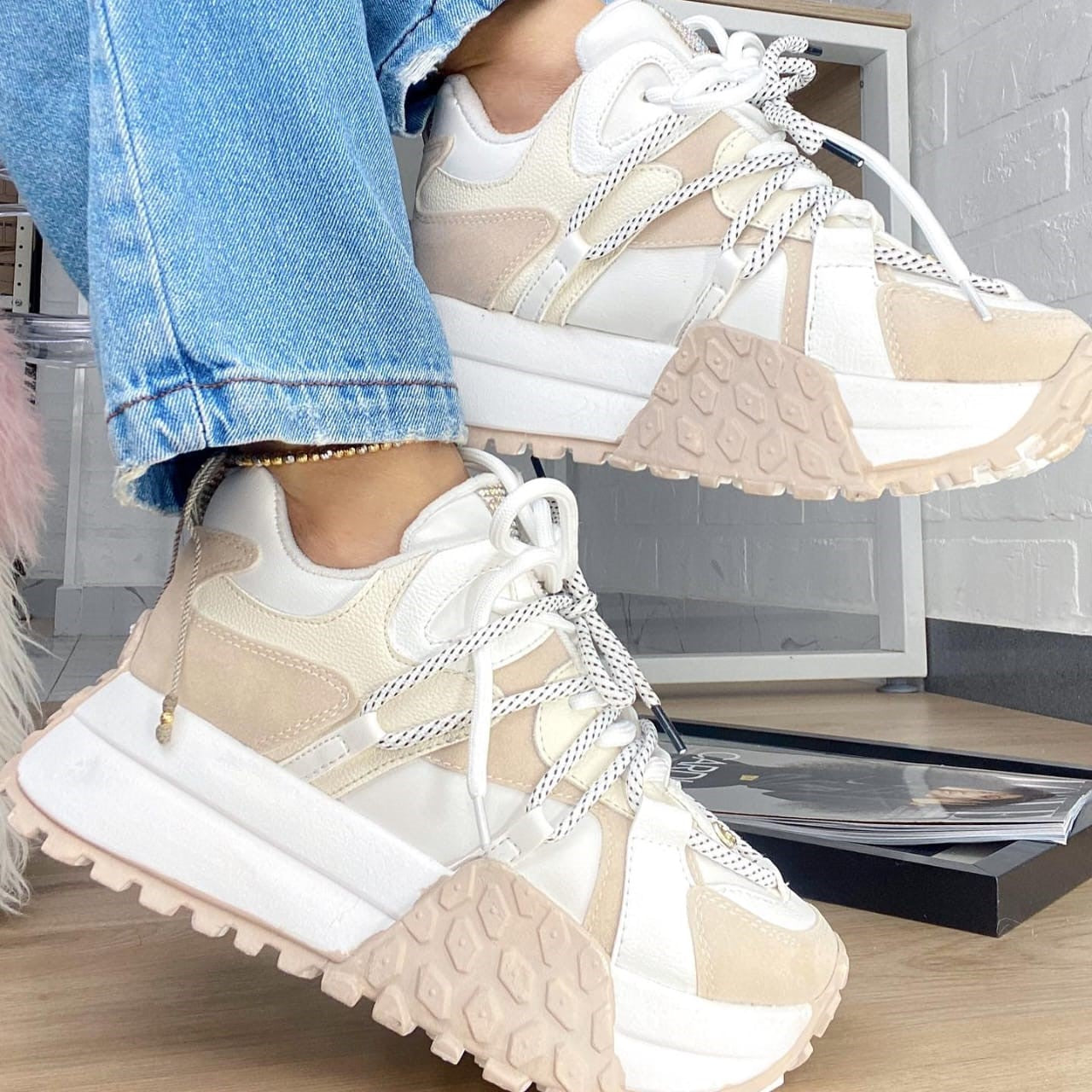 Dublin - Urban Colombian Sneakers , Bright Flashes - Style and Comfort.