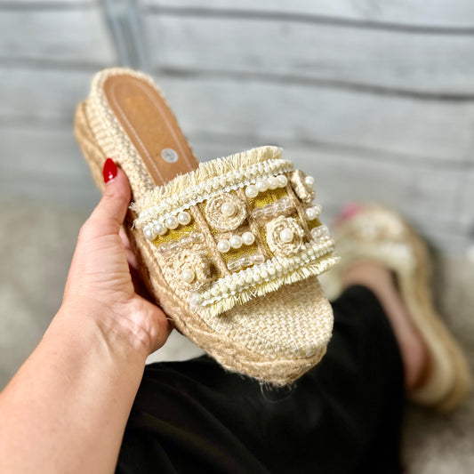 Mia - High Quality and Comfort Handmade Platform Sandals.