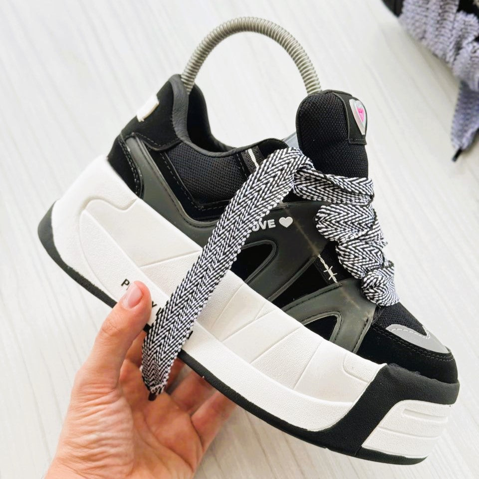 Diva - Urban Colombian Sneakers , Bright Flashes - Style and Comfort