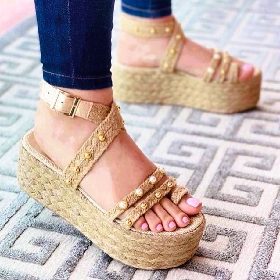 Leidy c- Heart Sandals Handmade Platforms of High Quality and Comfort.